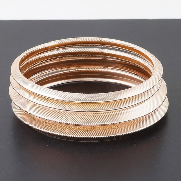 Metal Elegance Bracelet - Picture 1 of 3